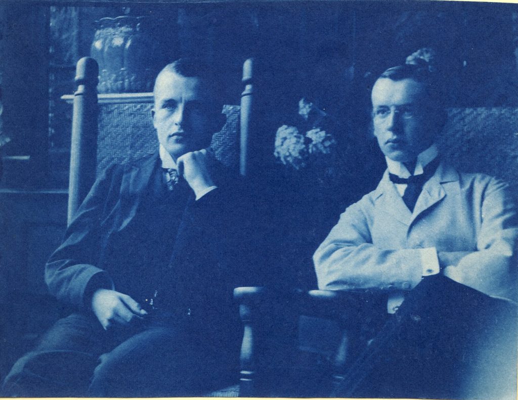 Cousin Eduard Hempel (links) und Eberhard Hempel (rechts), Aufnahme um das Jahr 1900 auf der Altenzeller Straße 44 in Dresden