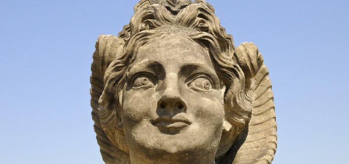 Sandsteinskulptur im Barockgarten Großsedlitz, Kopf einer Sphinx